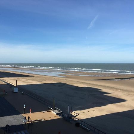 Studio 4 pers met Frontaal Zeezicht&privé zwembad Oostende Extérieur photo