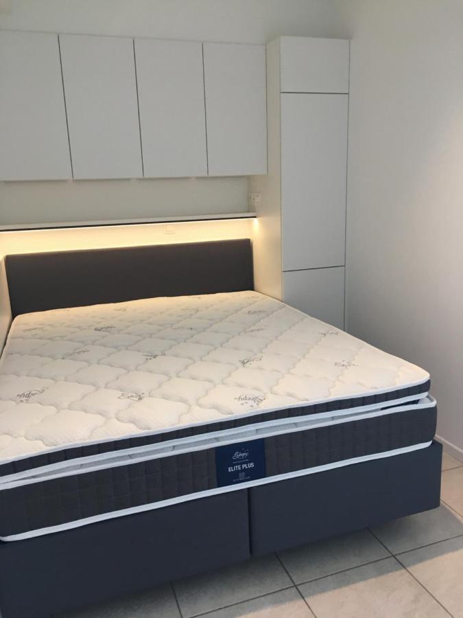 Studio 4 pers met Frontaal Zeezicht&privé zwembad Oostende Extérieur photo