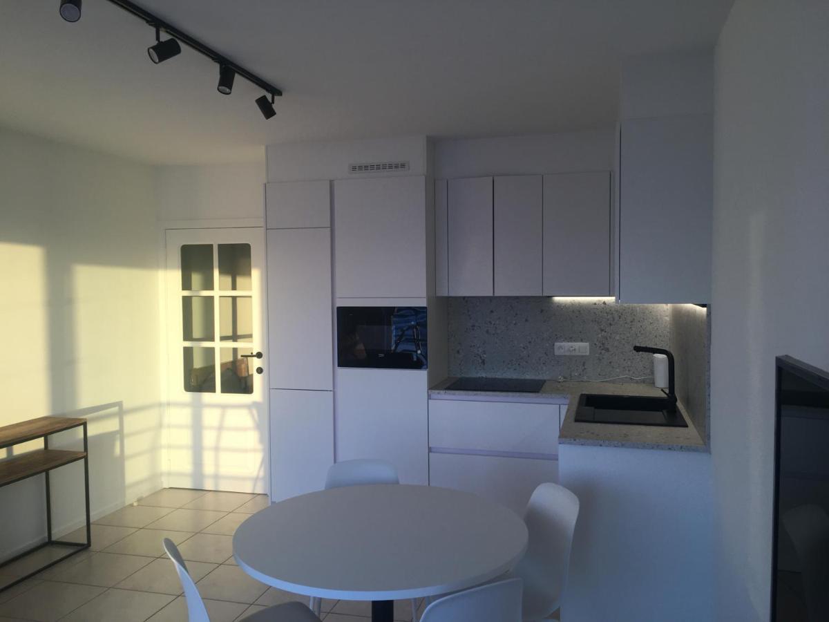 Studio 4 pers met Frontaal Zeezicht&privé zwembad Oostende Extérieur photo